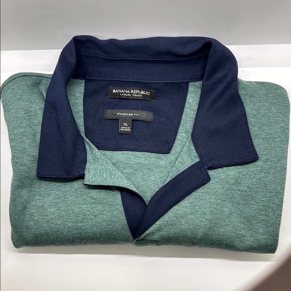 Banana Republic XL standard fit luxury-Touch Teal Polo with Navy Collar